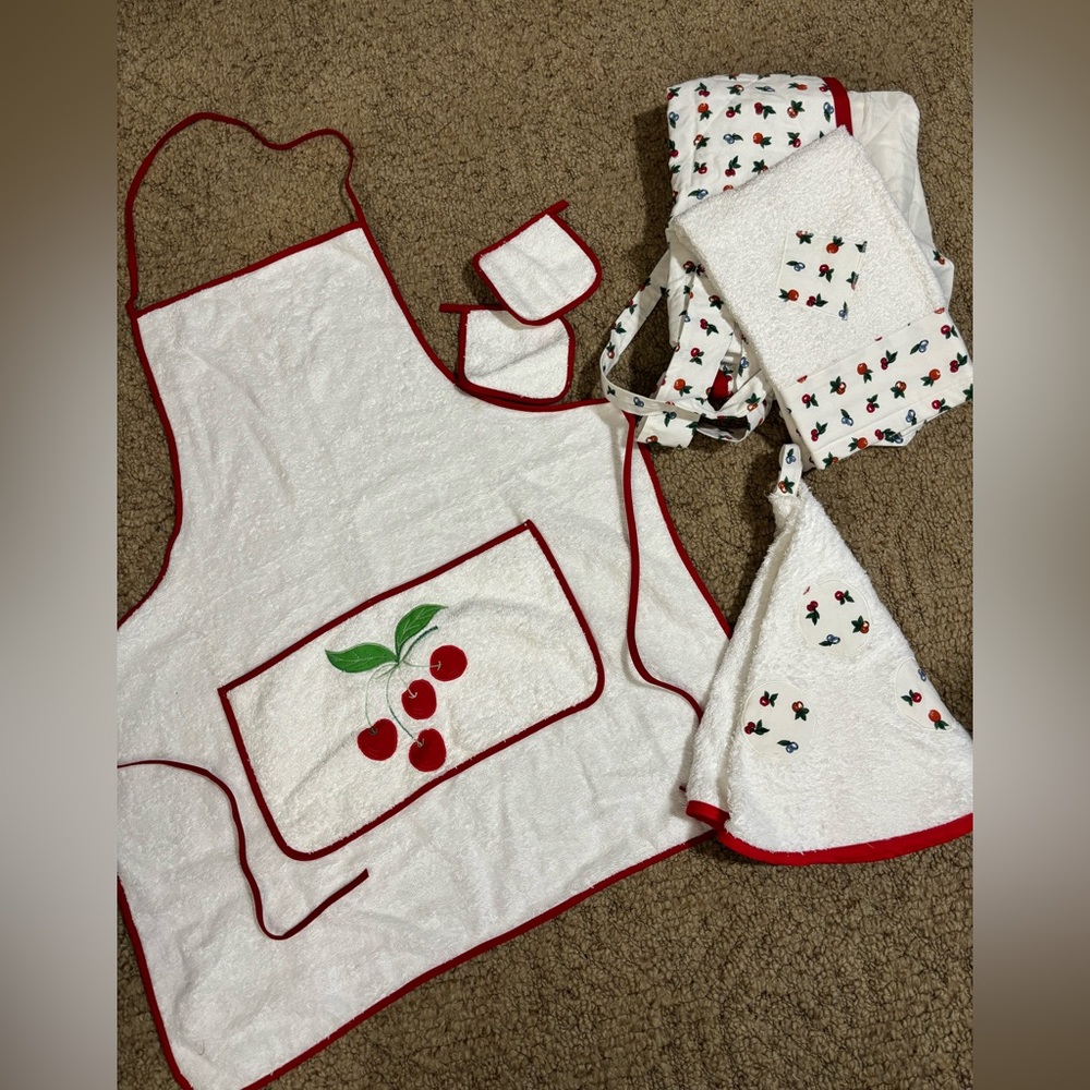 VTG Homemade Cherry-Themed Kitchen Set with Aprons and Towels